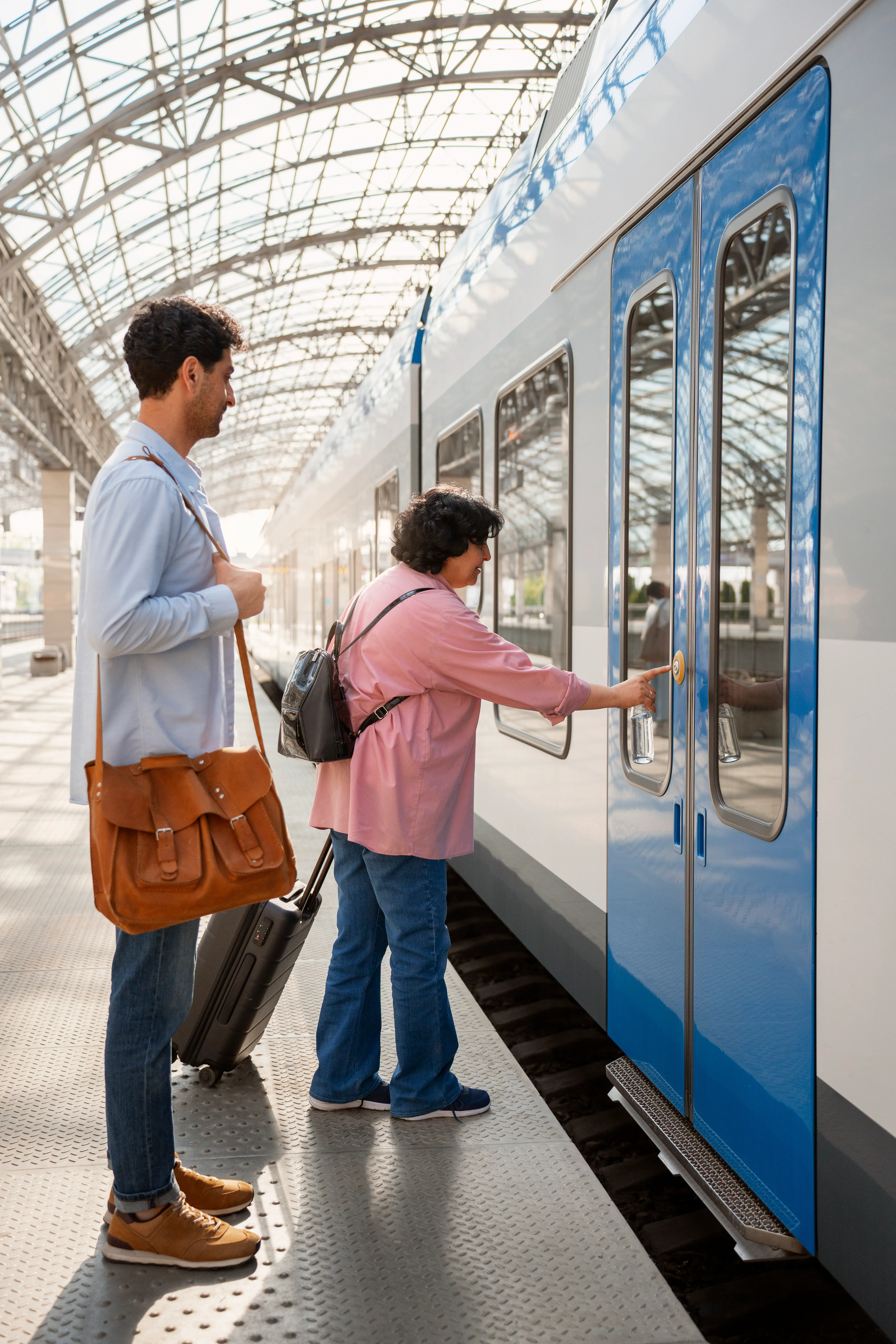 Personnes voyageant en train